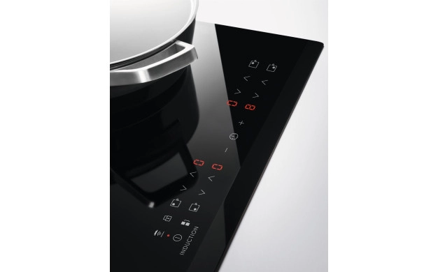 Electrolux LIT60336C – индукционен плот 60 см, 3 зони, PowerBoost и Hob²Hood за модерна кухня